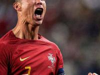 DB体育官方-C罗重返赛场，刷新纪录首场状态出色，曼联观众沸腾！